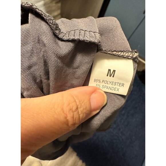 🌸3/$15🌸Charcoal Gray Silky Feel Camisole with Adjustable Straps sz M - Picture 2 of 4